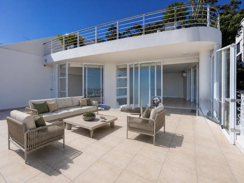 3 Bedroom Property for Sale in Sea Point Western Cape